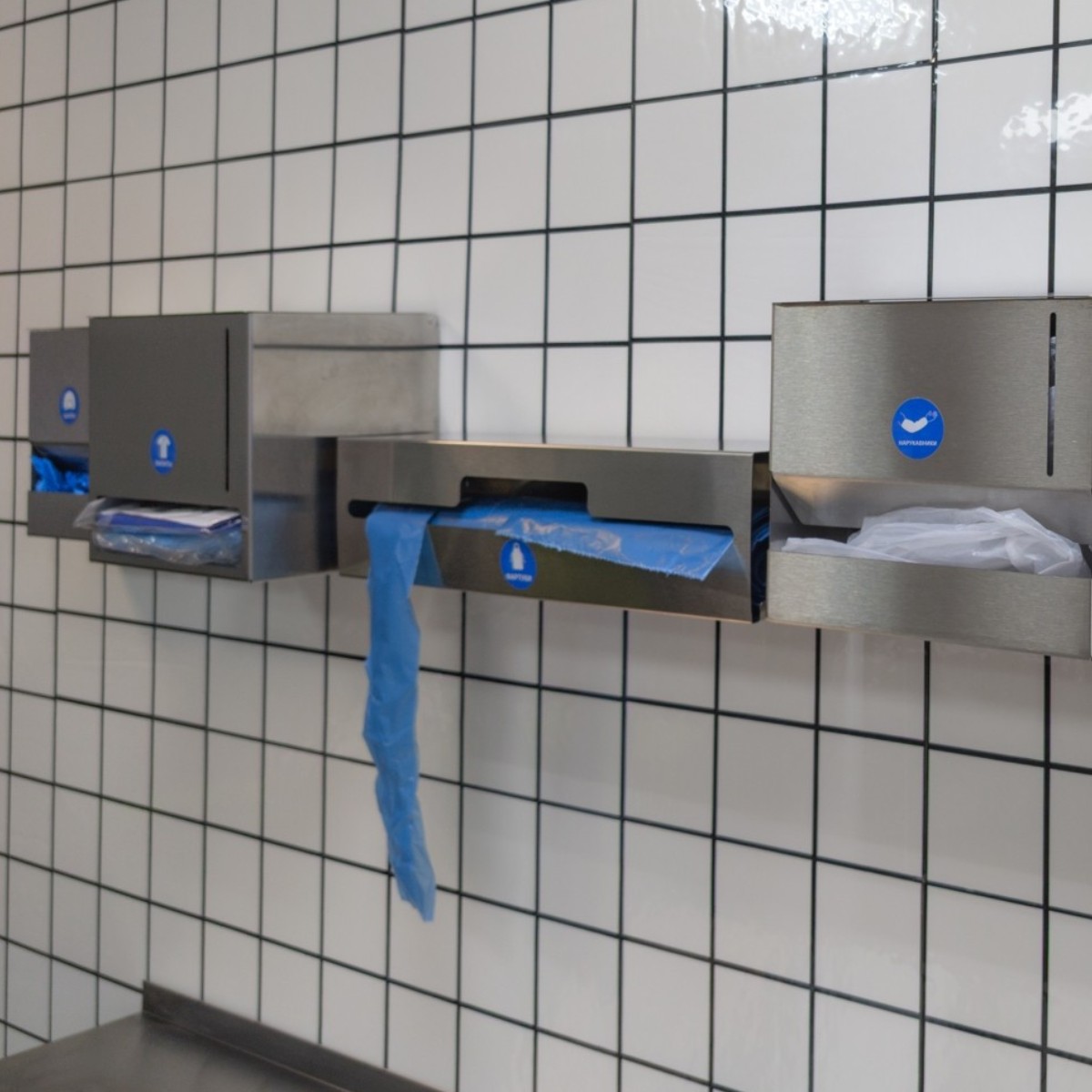 Диспенсер СONTROL POINT для фартуков и пакетов в рулоне, нержавеющая сталь